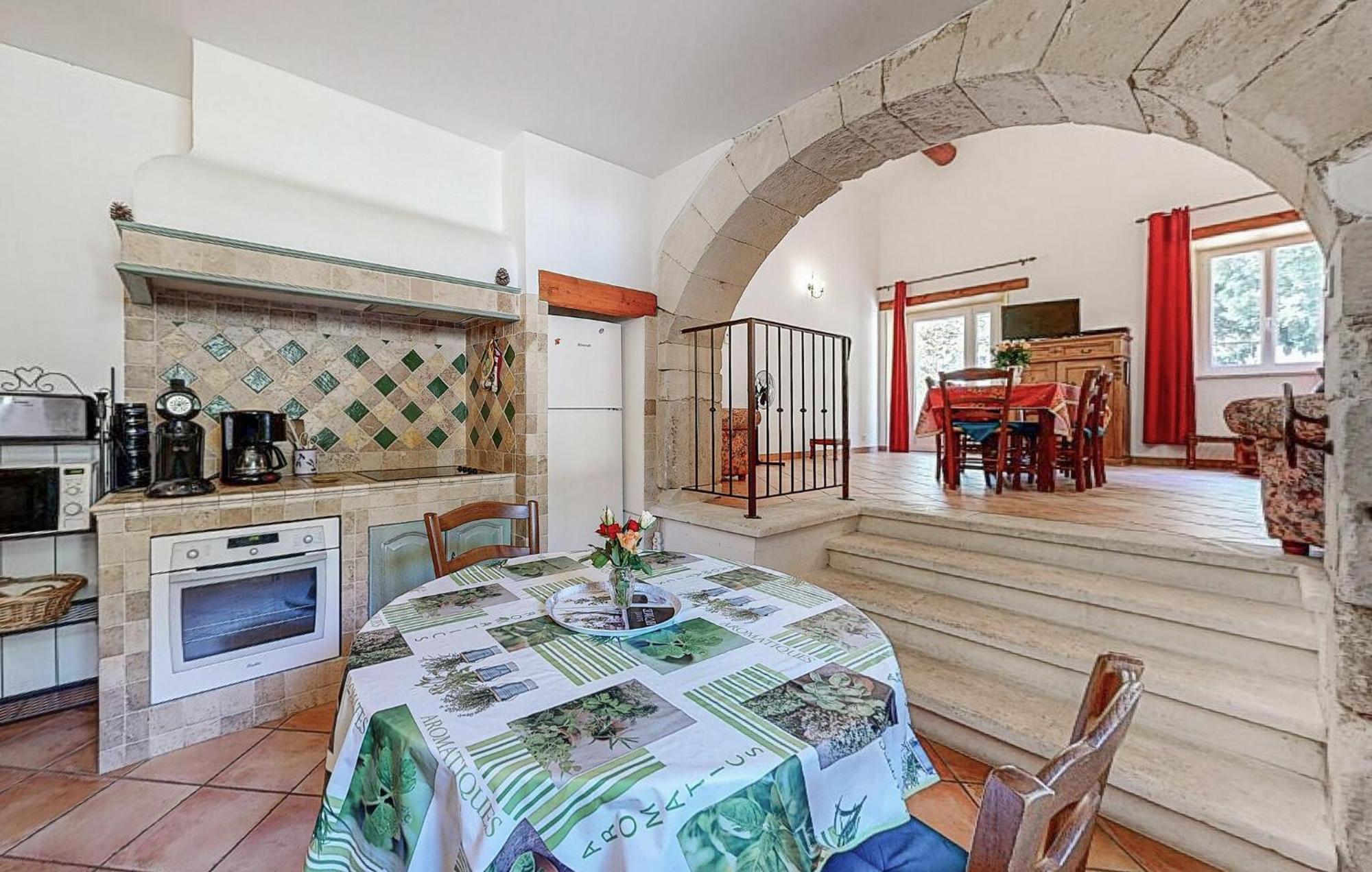 Awesome Home In Bollene With Wifi Εξωτερικό φωτογραφία